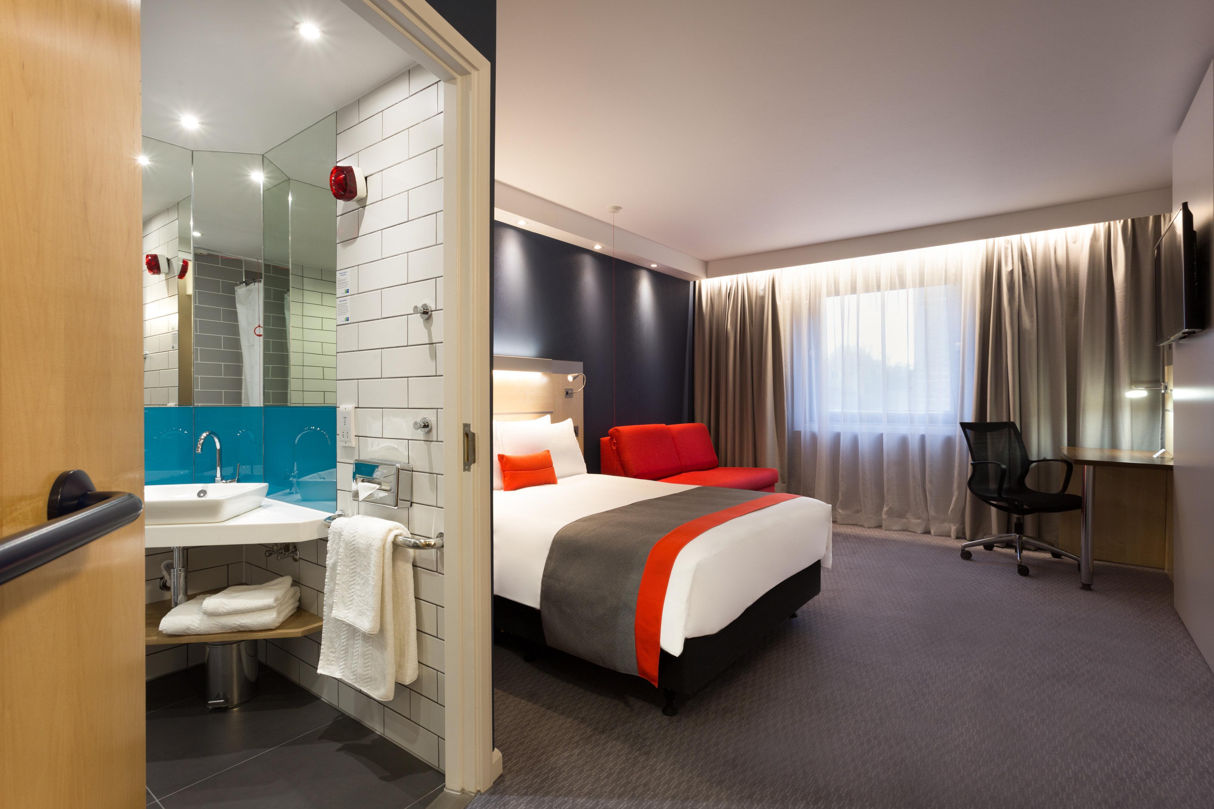 Holiday Inn Express London - Watford Junction By Ihg Экстерьер фото
