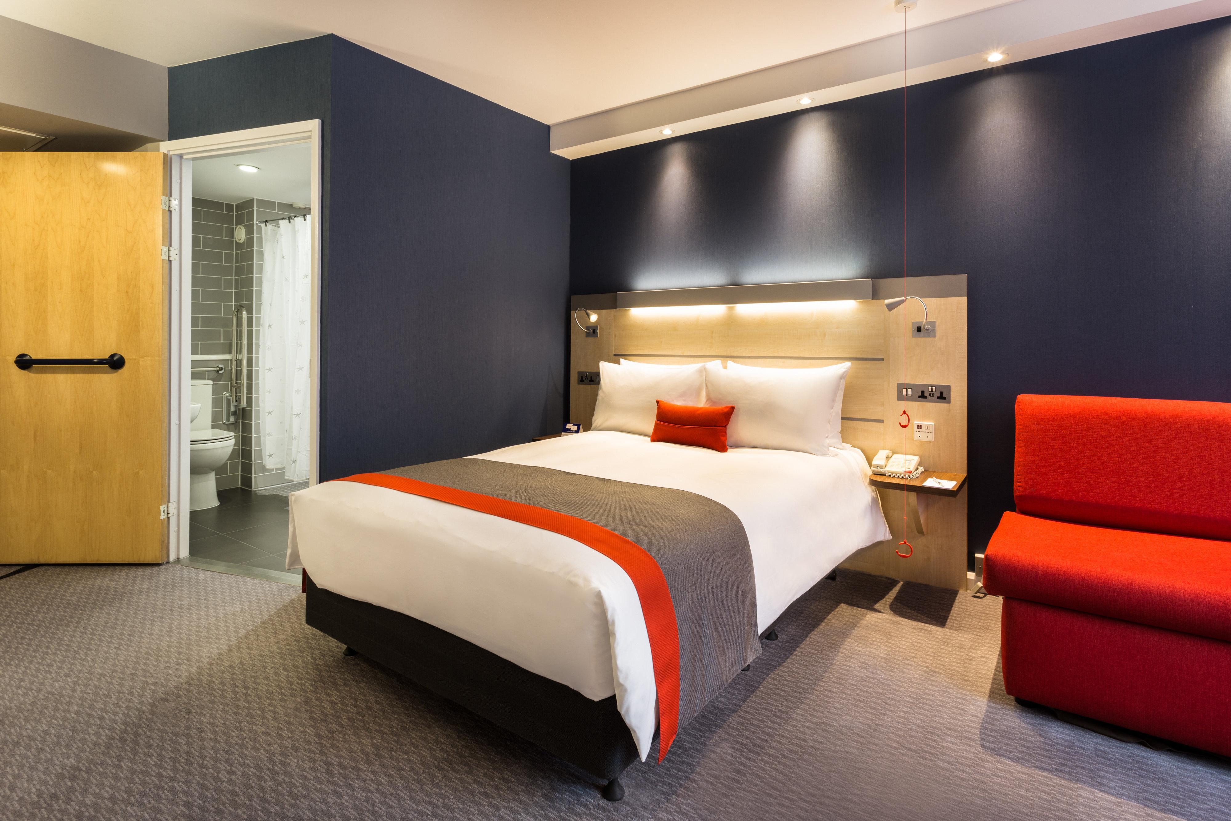 Holiday Inn Express London - Watford Junction By Ihg Экстерьер фото