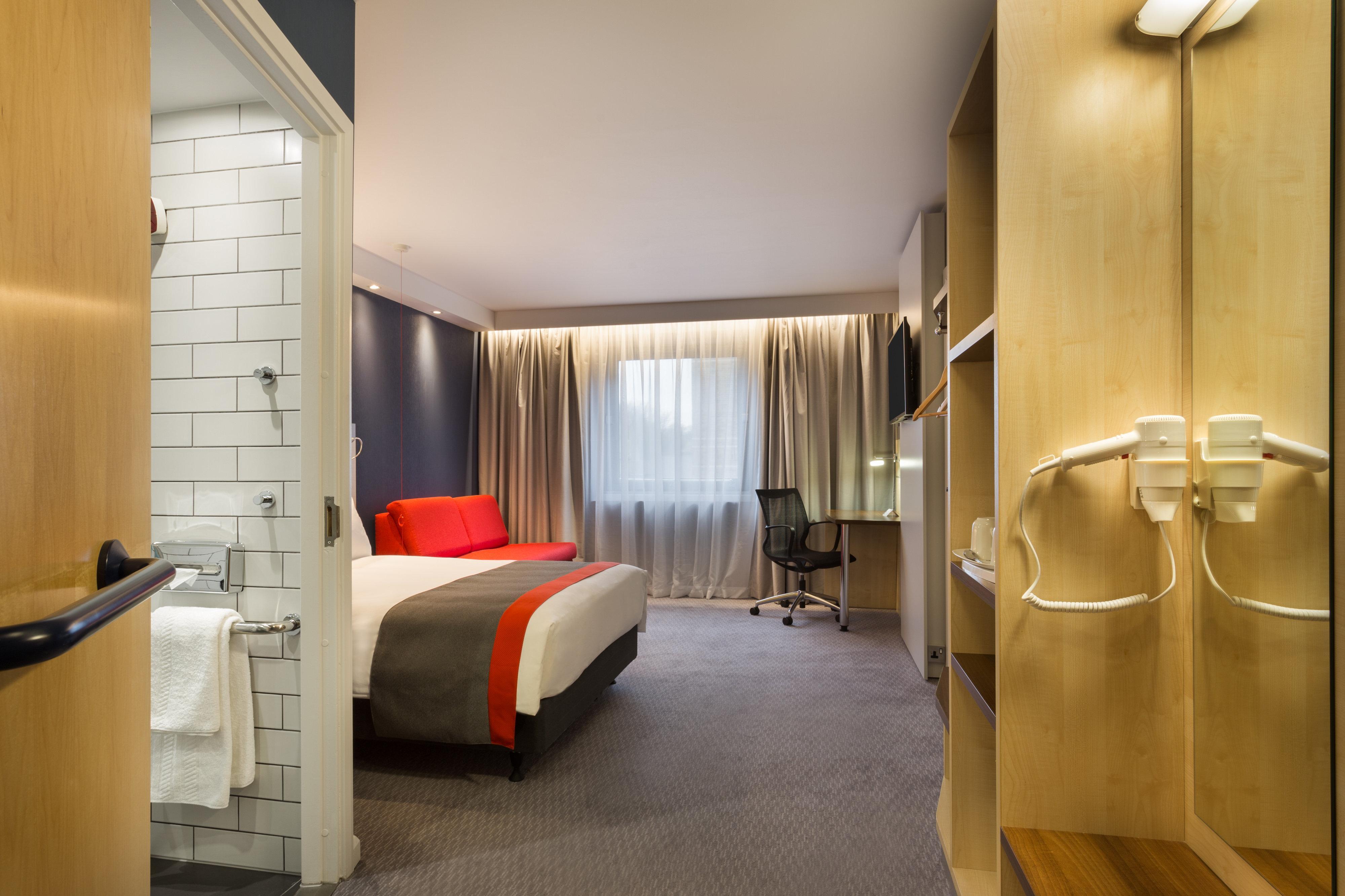Holiday Inn Express London - Watford Junction By Ihg Экстерьер фото