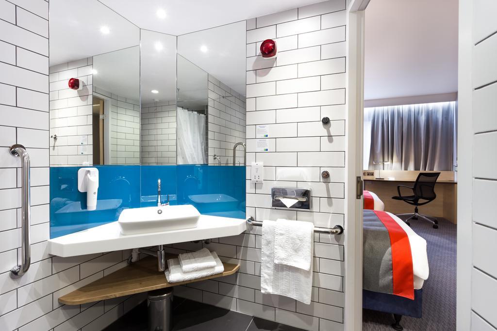 Holiday Inn Express London - Watford Junction By Ihg Номер фото