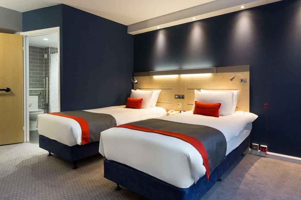 Holiday Inn Express London - Watford Junction By Ihg Экстерьер фото